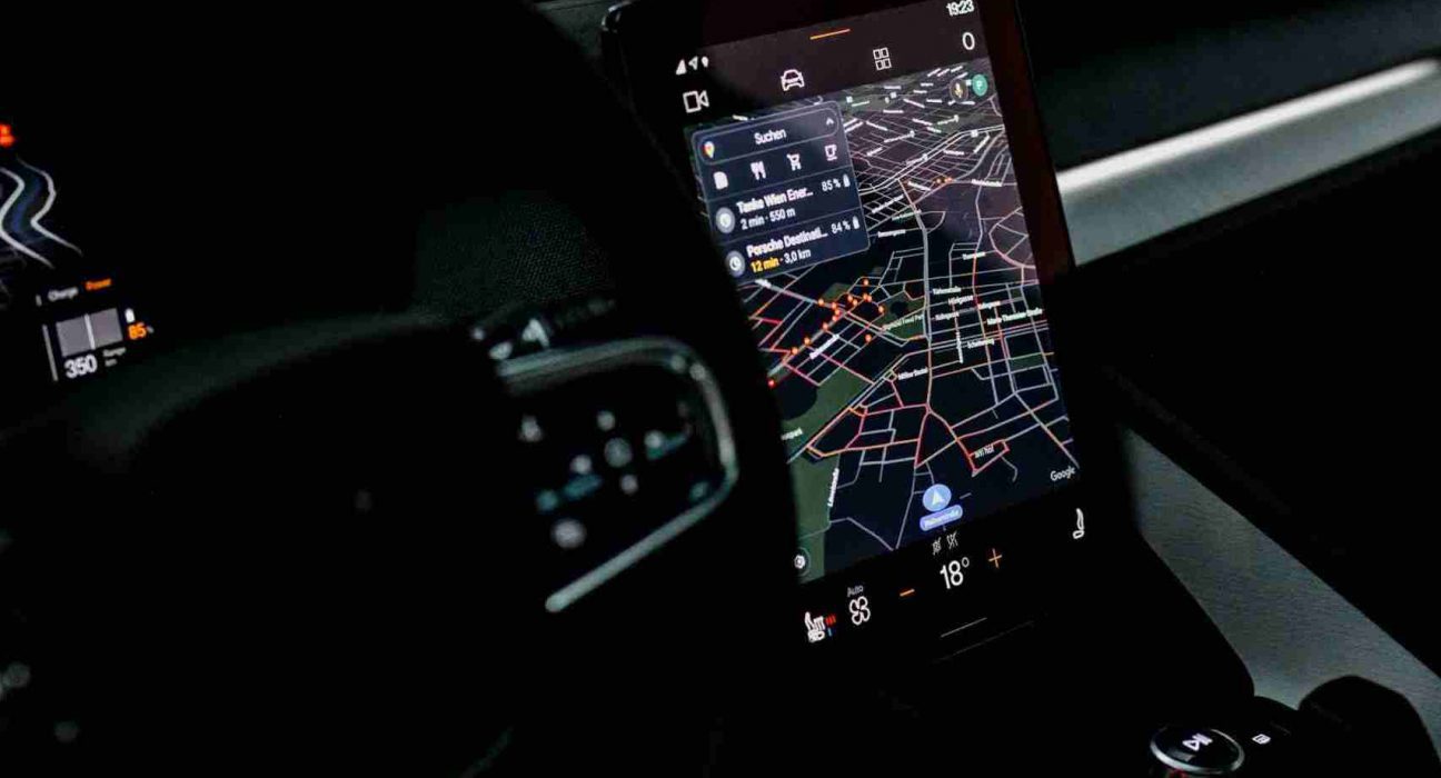 Car screen GPS